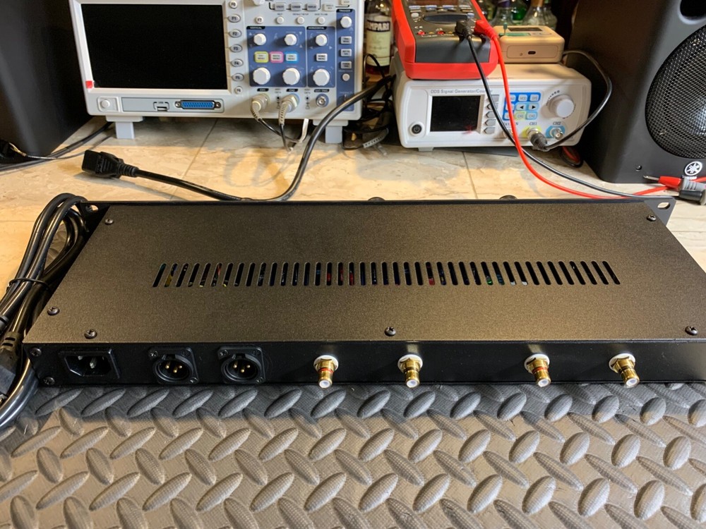 3 BAND STEREO FREQUENCY DJ TONE ISOLATOR