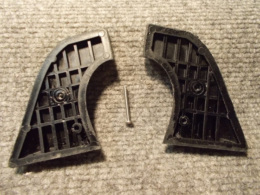 Custom Grips for Colt SAA Type 2 Plain Version Black
