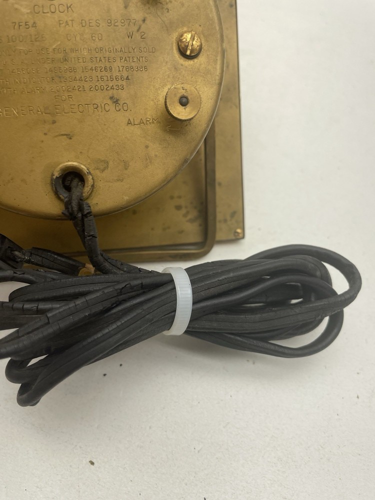 Vintage General Electric Clock Model: 7F54
