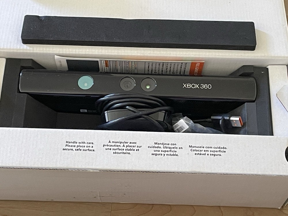 Microsoft LPF-00068 Motion Sensing Gaming Sensor KINECT Xbox 360 Model #1414