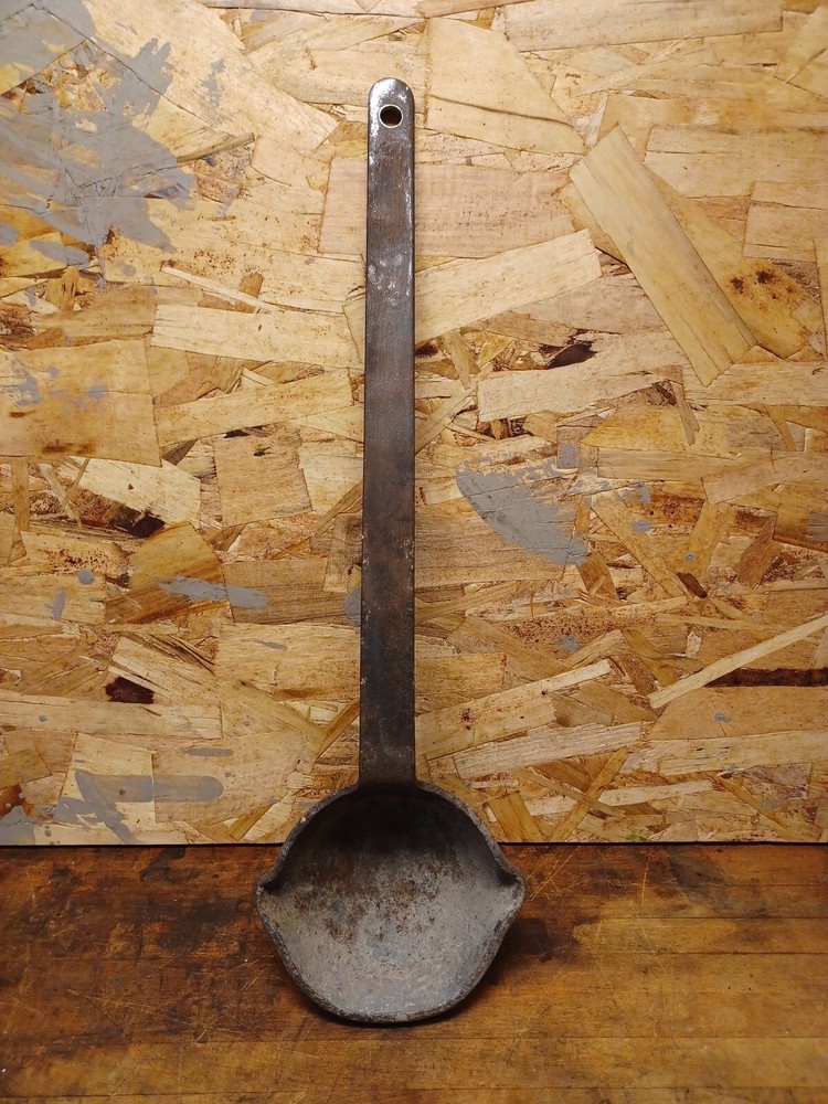 VINTAGE BLACKSMITH FORGING LADEL