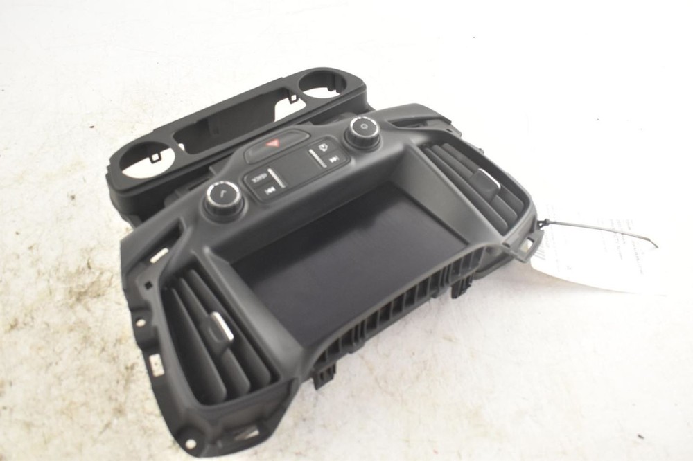 2020 GMC Terrain Control Panel Screen 8 Used, Reprogramming Needed