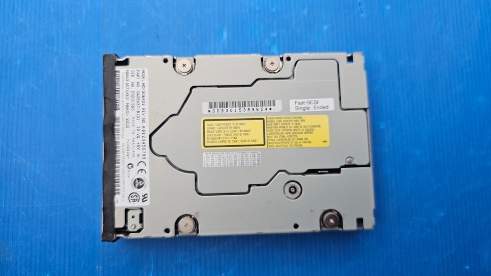 FUJITSU MCF3064SS 640MB SCSI Internal MO optical drive