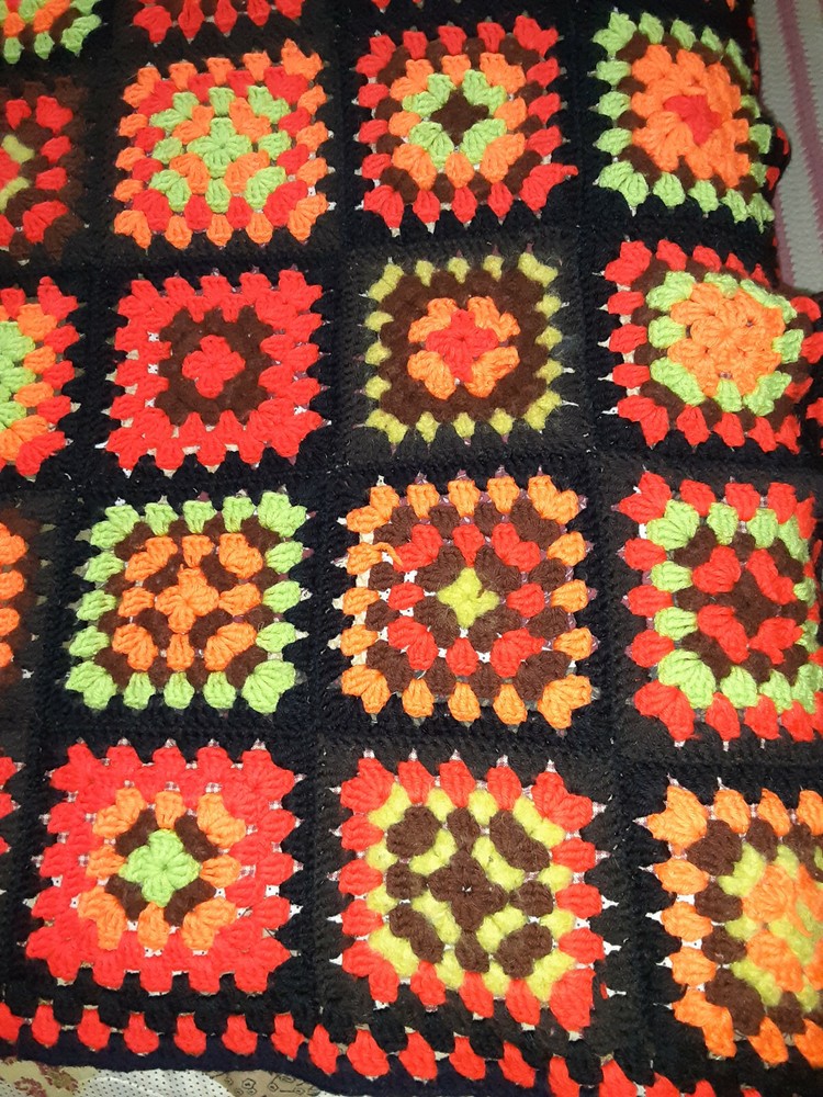 VINTAGE Beautiful HANDMADE AFGHAN BLACK / PATCHWORK 59 X 66