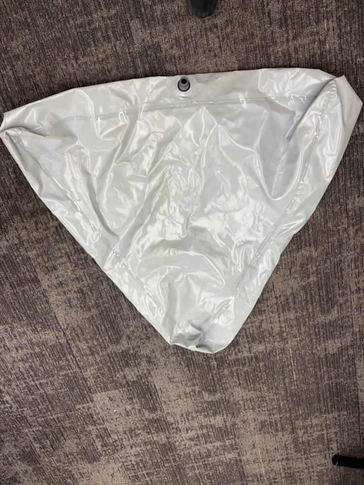 FAT SAC OPEN BOW TRIANGLE