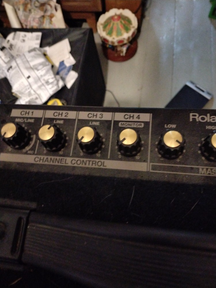 Roland KC-150 4-Channel Mixing Keyboard Amplifier