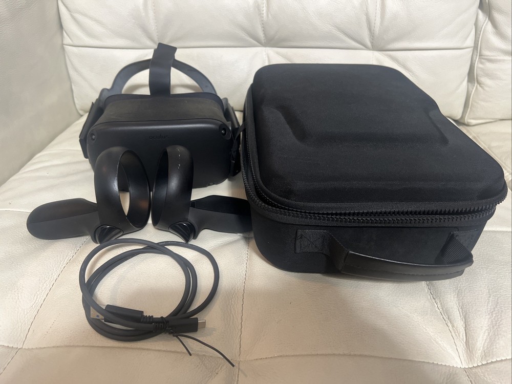 Meta Oculus Quest 1 VR 64GB Headset W/ Controllers & Case Charging Cable Tested