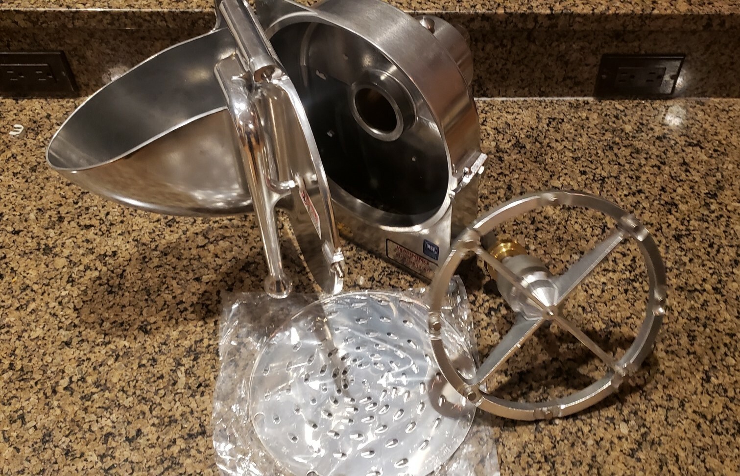 Grater Shredder pelican Head #12 drive for Hobart Mixer INCLUDES  cheese disc