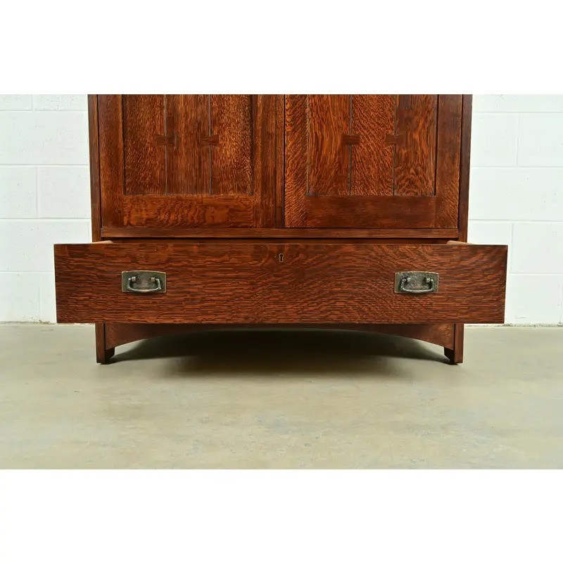 Stickley Mission Oak Arts & Crafts Media Cabinet