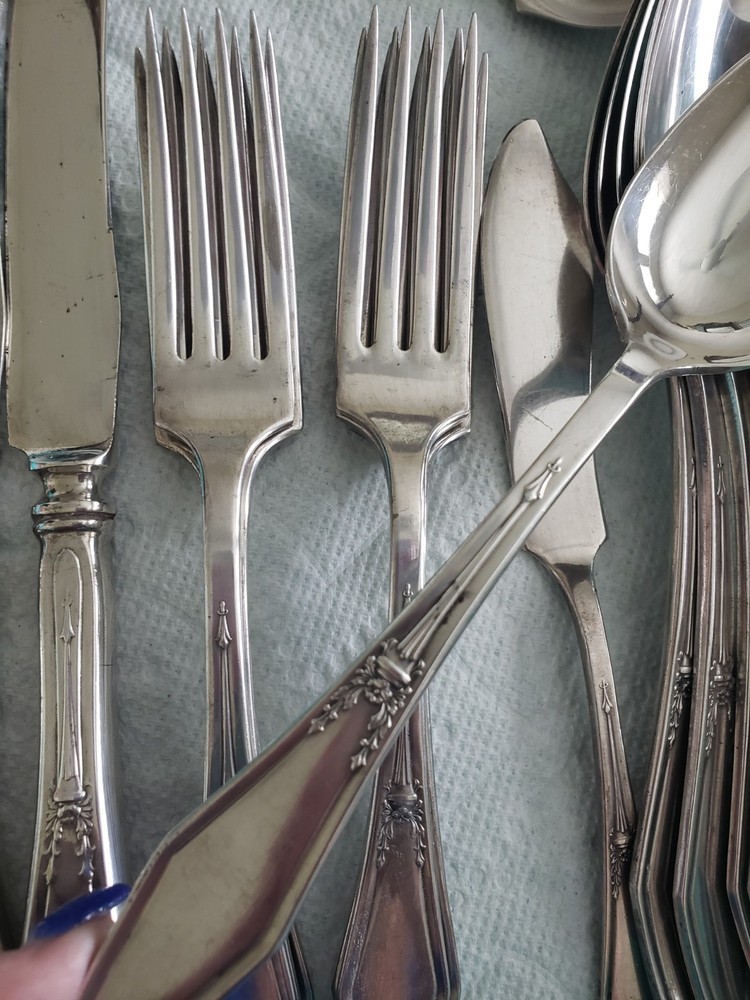 Holmes & Edwards Silverplate Flatware 1940 LOT 26