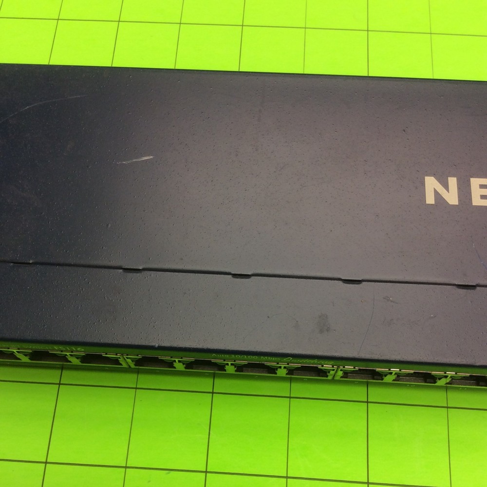 Network Device Netgear FS116 FS16B24076514