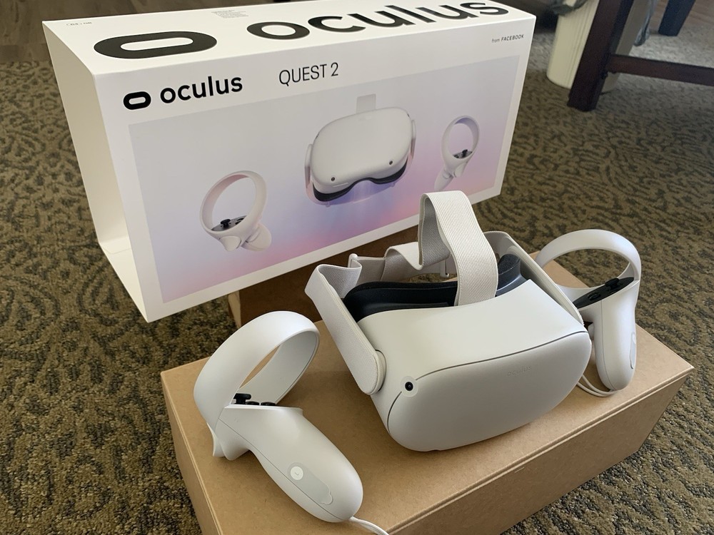 OCULUS QUEST 2 VR HEADSET 64GB **MINT CONDITION**