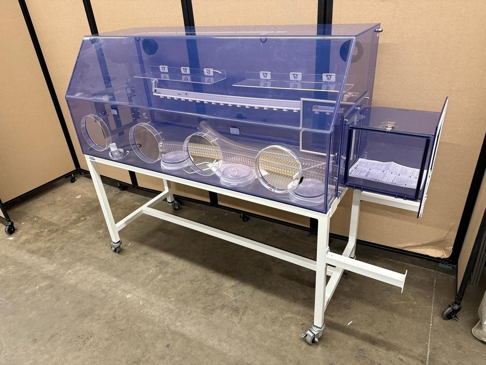 Used Cleatech Isolation Laboratory Glovebox 4-Port