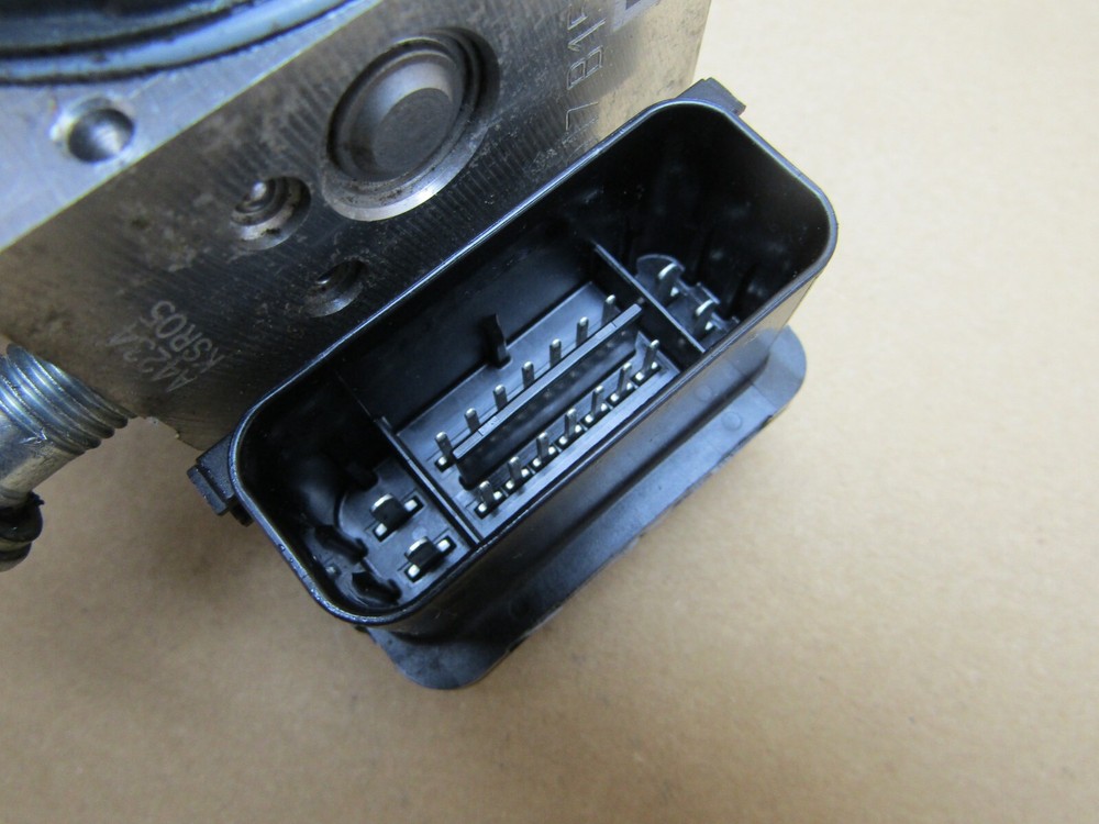 Harley Davidson Super Glide Custom 2012 3,615 mls ABS pump control unit (10036)