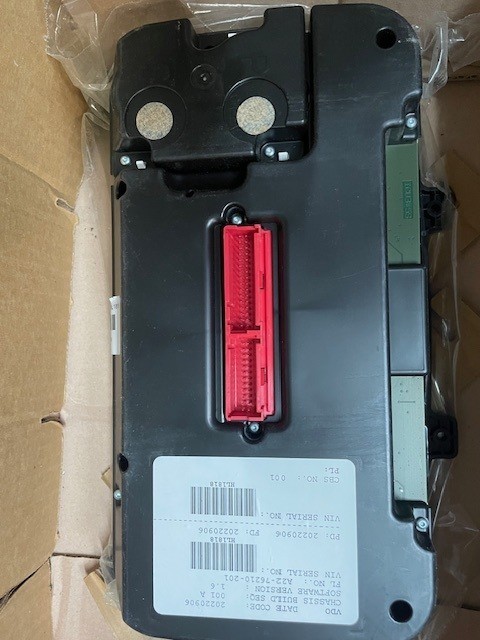 FREIGHTLINER M2 INSTRUMENT CLUSTER A22-76210-201