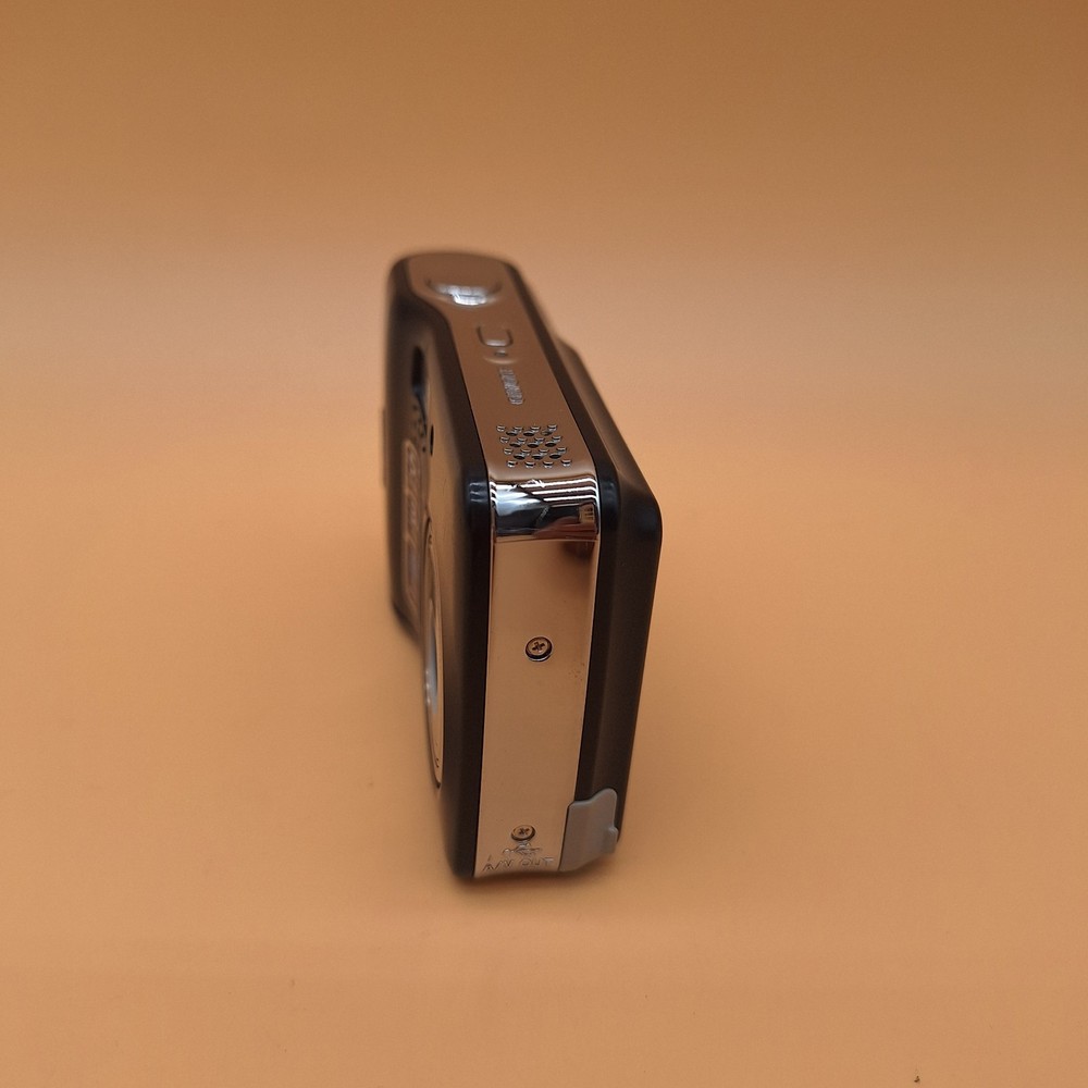 Nikon Coolpix L3 . 5.1MP Digital Camera. working, please read description.