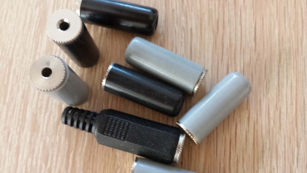 JACK COUPLING 2.5mm mix mono 2-pole 20 pieces