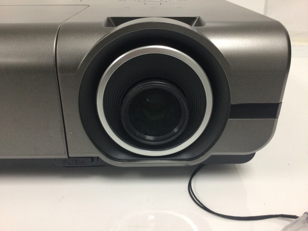 Optoma TH1060P DLP Projector