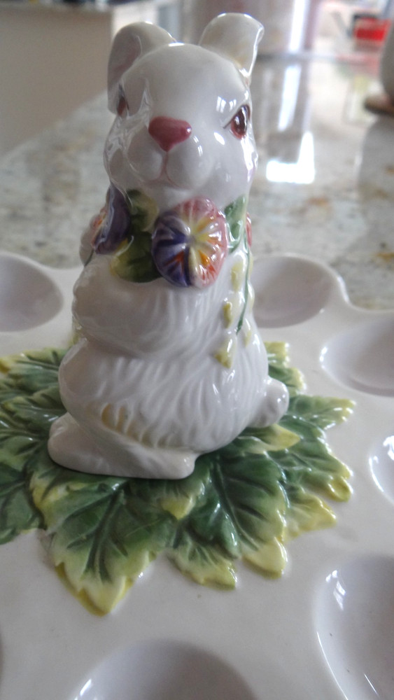 EUC THE BUNNY COLLECTION by CornerRUBY CERAMIC EASTER RABBIT DEVILED EGG DISH