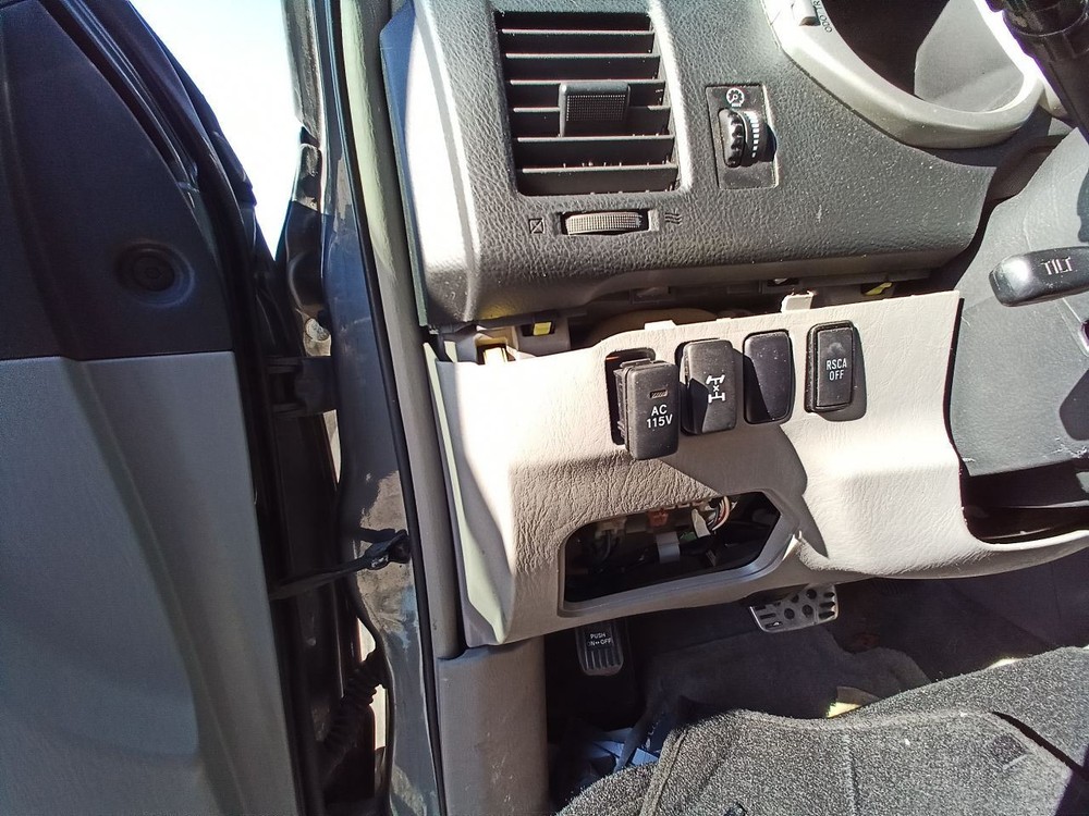 2005 4 RUNNER Jack and Spare Tire tools. 12804495