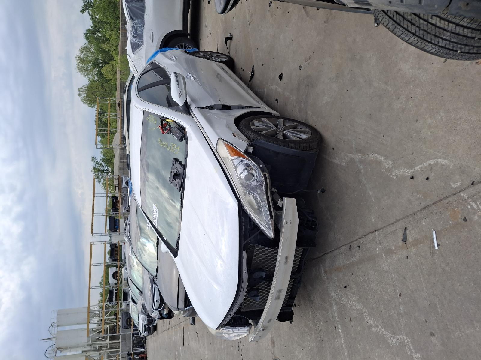 2016 Hyundai Azera Used White Deck Lid with Rear View Camera - OEM