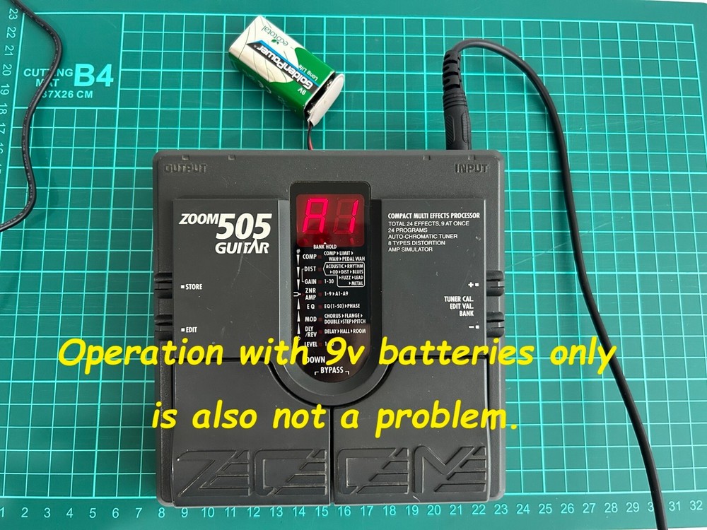 Zoom 505 Guitar Compact Multi Effects Processor, Amp simulator Used Tested Japan