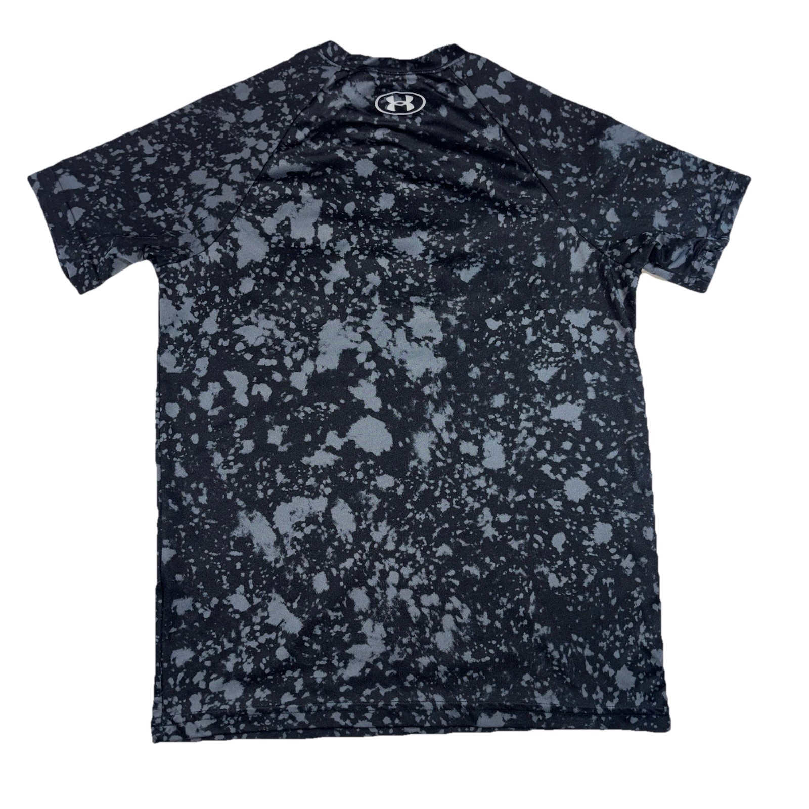 Under Armour and Nike Youth Medium YM Lot Of 4 Shirts Blue Gray Black Logo EUC