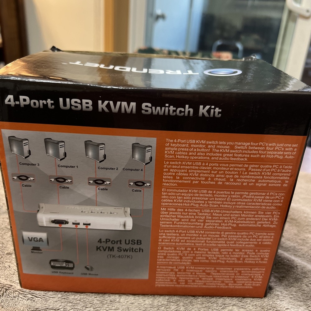 TrendNet 4-Port KVM Switch Kit TK-407K Plug & Play (Includes 4 KVM Cables)