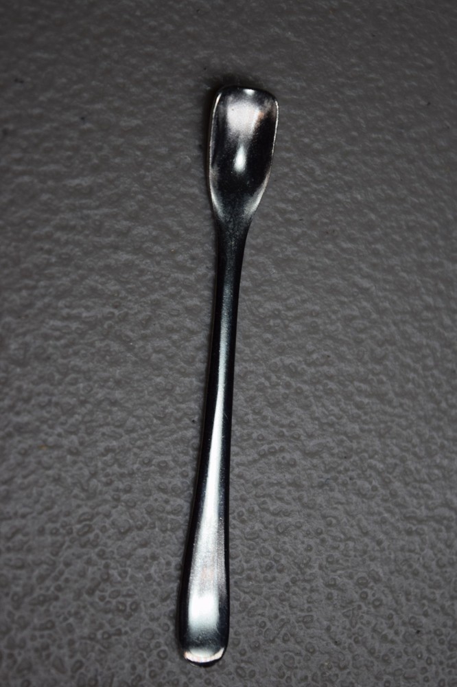 Wm. A. Rogers. Oneida Silversmiths Tarnish Resistant Silver Salt Cellar Swan