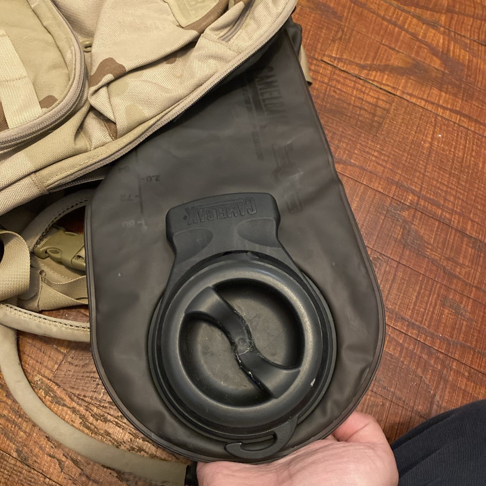 Camelbak M.U.L.E. Maximum Gear Desert Camo hydration pack W/ Bladder (READ)