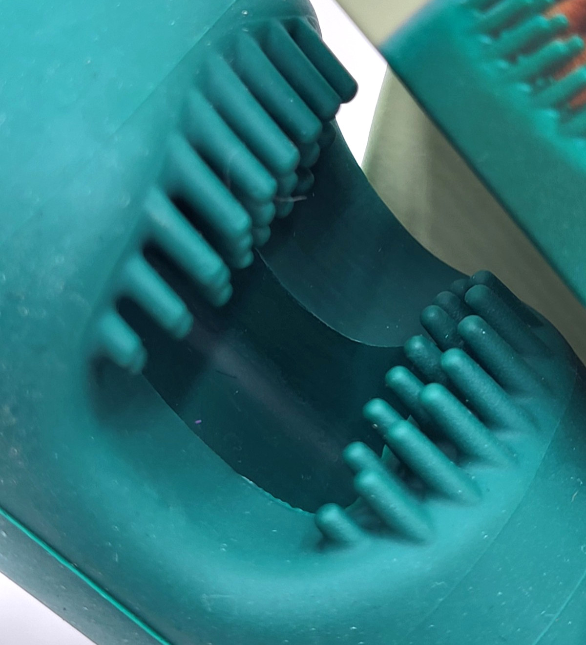 Woof Bite n' Brush Large Treat Holder Toothbrush Tough Non Toxic For Dogs 7.5"