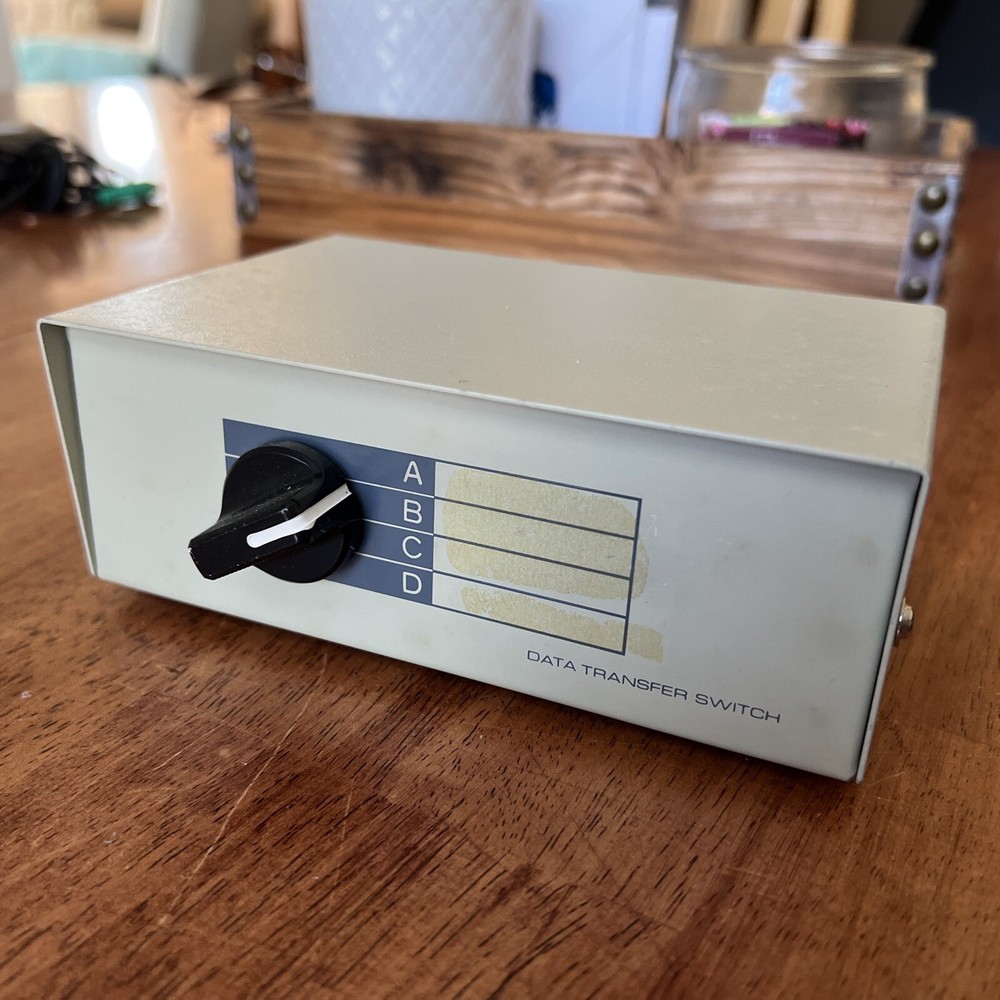 Data Transfer Switch 4 Ports External Switch