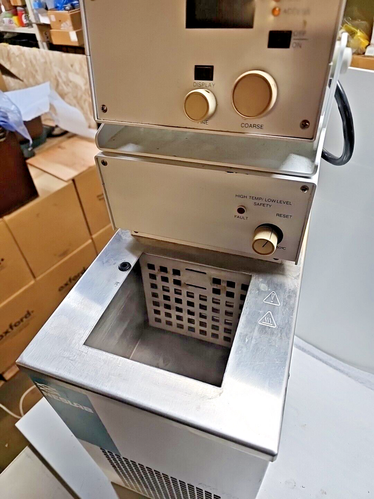 NESLAB MODEL RTE-100 HEATING AND RECIRCULATING WATER BATH
