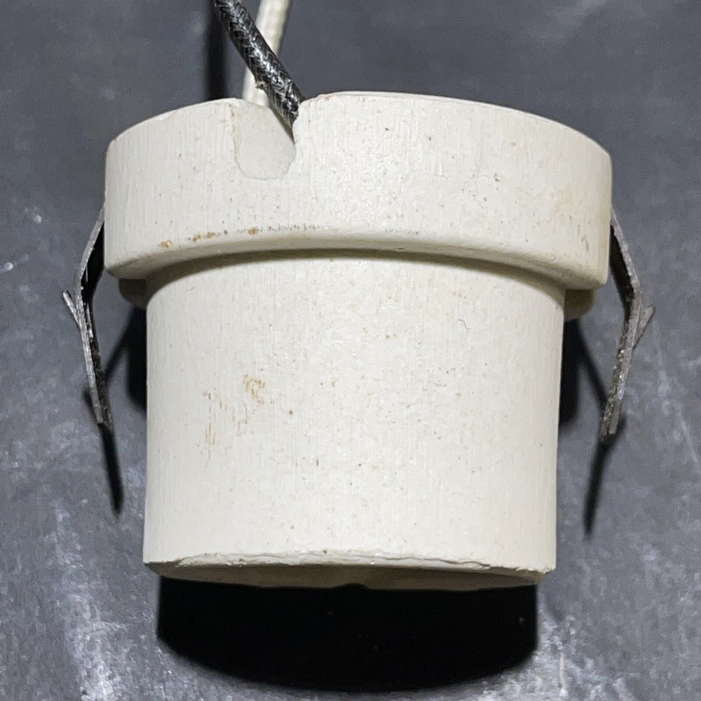 TRIBORO SNAP-IN ~ E26 Medium Base Porcelain Lamp Socket W/ 6” Leads NOS