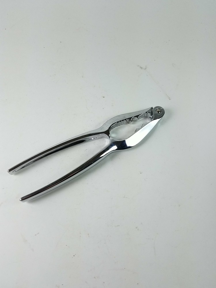 Metal Nut Cracker Sheller Walnut Convenient Plier