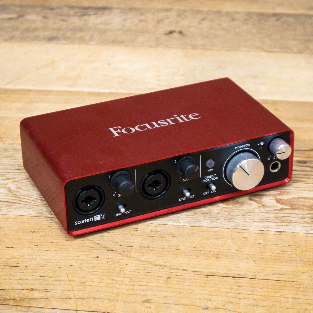 Focusrite Scarlett 2i2 (2nd Gen) USB Audio Interface Studio Recording U281133