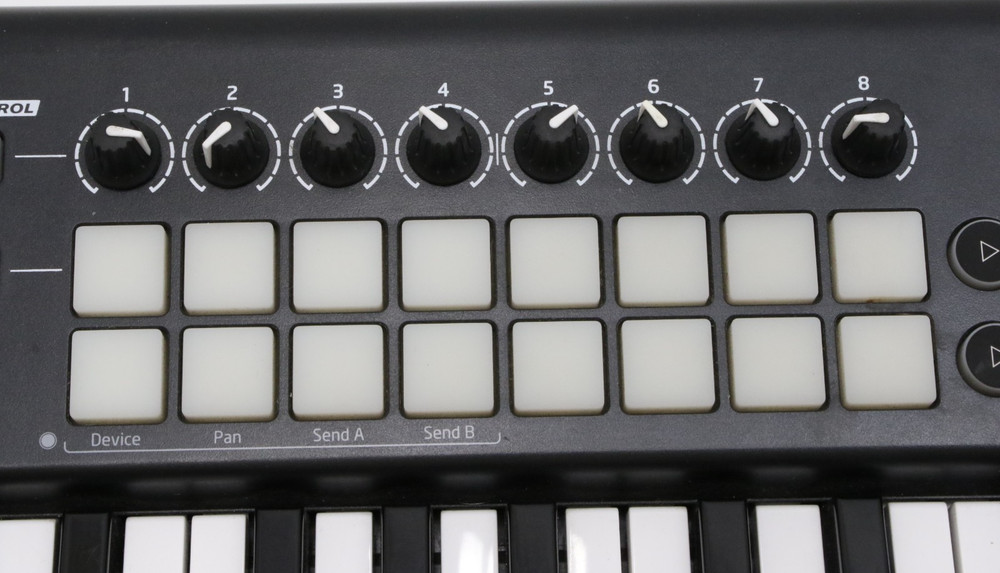 Novation Launchkey 25 Mk2 Midi Keyboard Controller *READ*