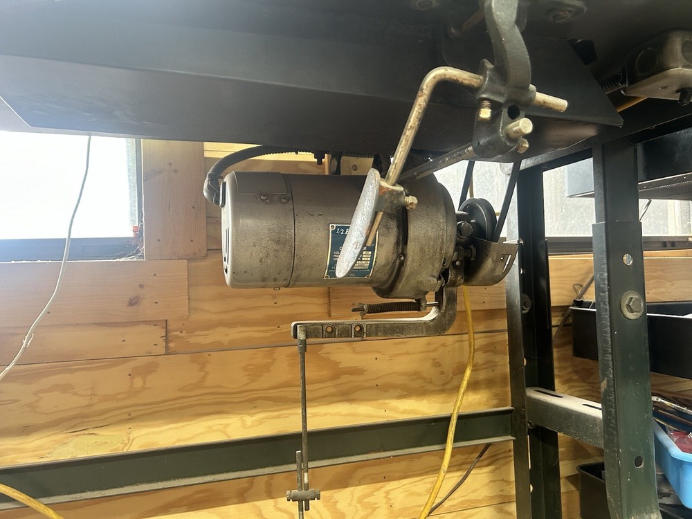 Consew 225 Sewing Machine