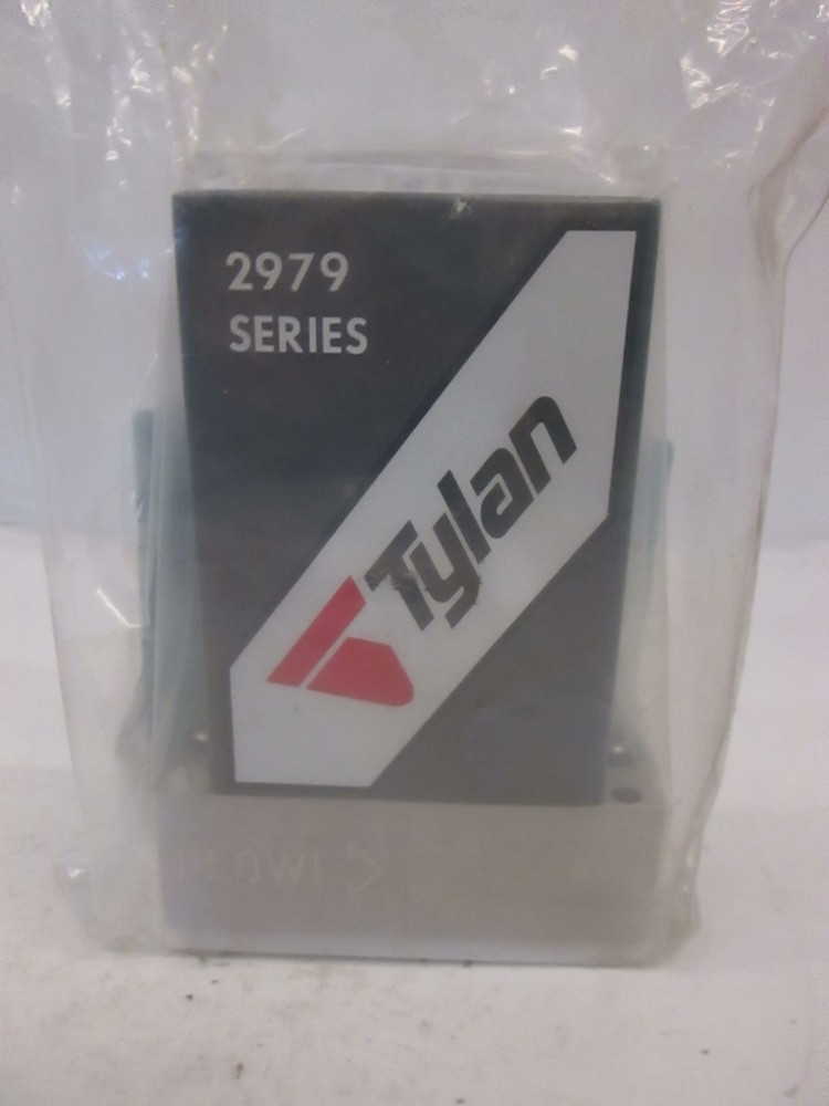 Tylan DFC-2979MEP5, MFC Mass Flow Controller 100 SCCM, CH2F2, Rfrb