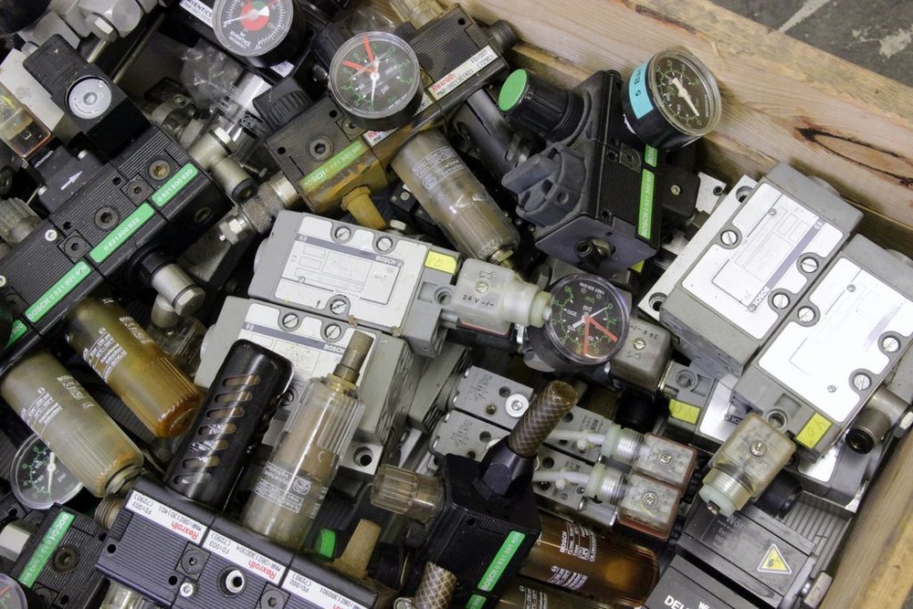 Lot Pneumatic Cylinders Maintenance Units