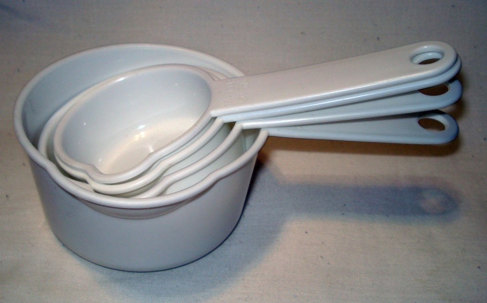Jiangmen China White Plastic Handled Stacking Nesting Measuring Cups Set