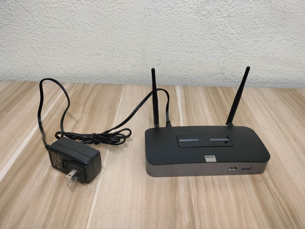 Barco R9861008 Clickshare Wireless Presentation System w/ Adapter