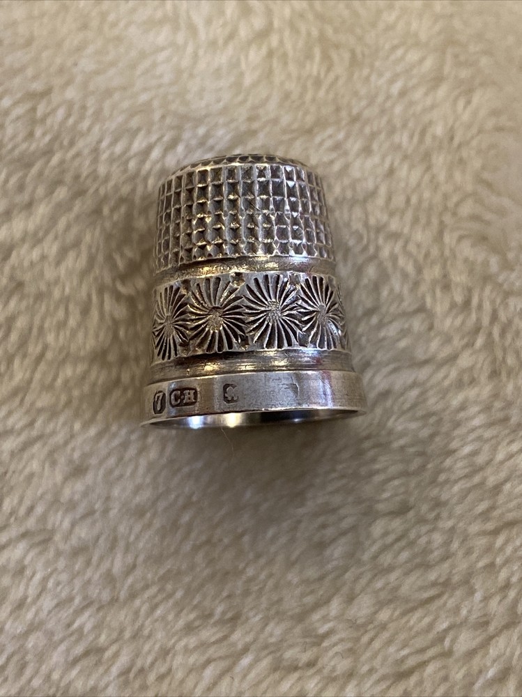 Early 1900’s Chester Hallmark Charles Horner SOLID SILVER THIMBLE No:7