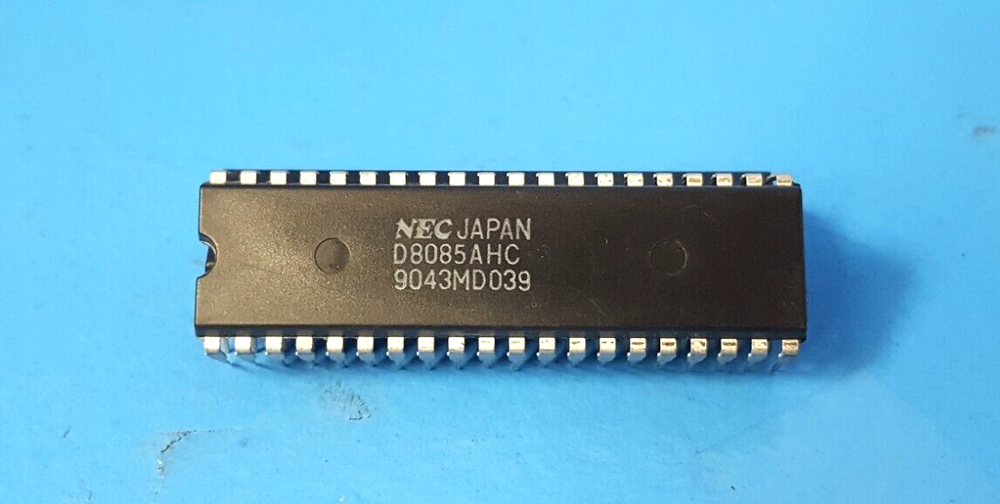 (2 ICs) Microprocessor, D8085AHC + D8085AC-2 , NEC, 3MHz, 40 pin, DIP40
