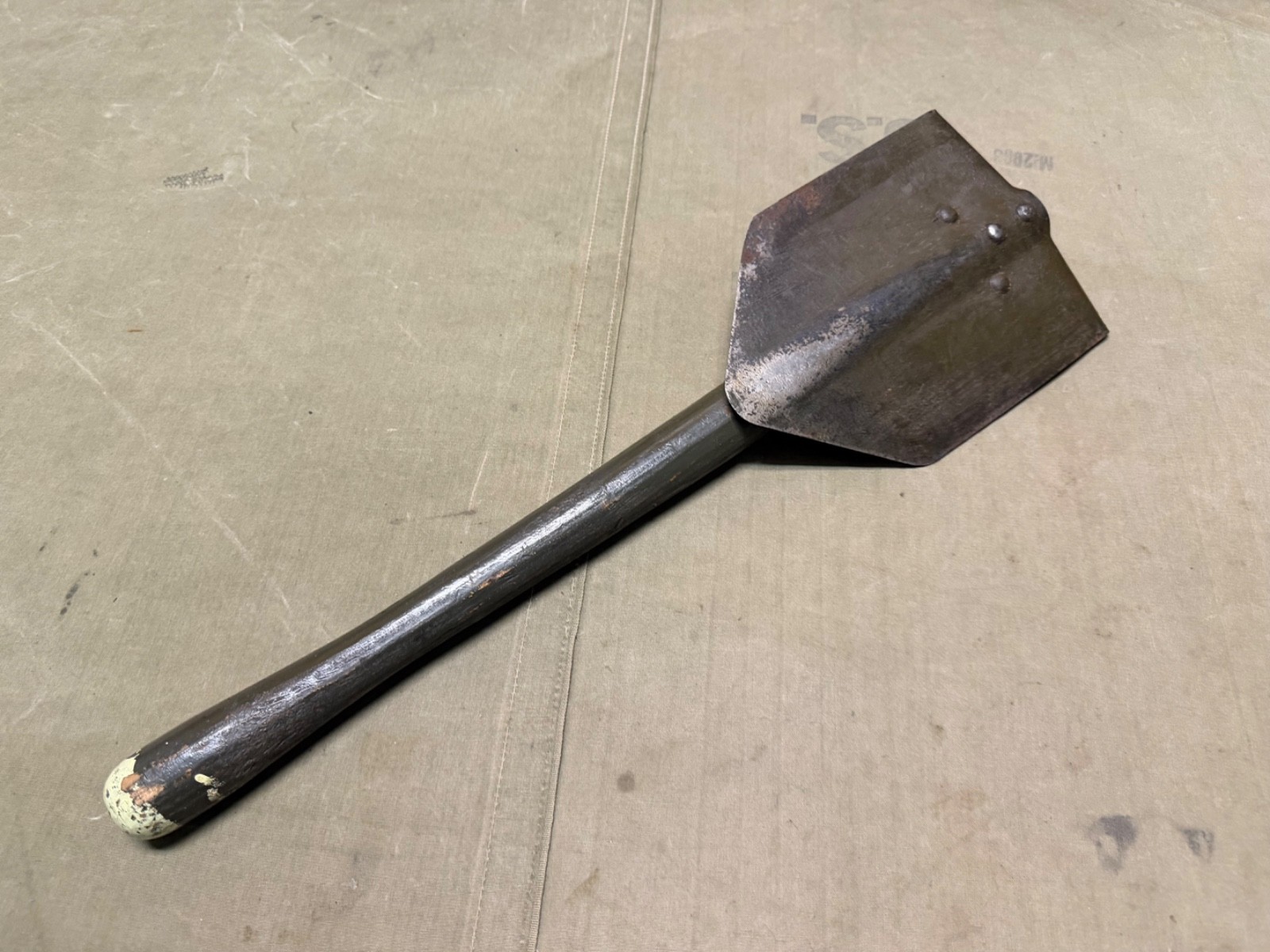 ORIGINAL WWII US ARMY M1943 COMBAT FIELD FOLDING SHOVEL-"US" stamped