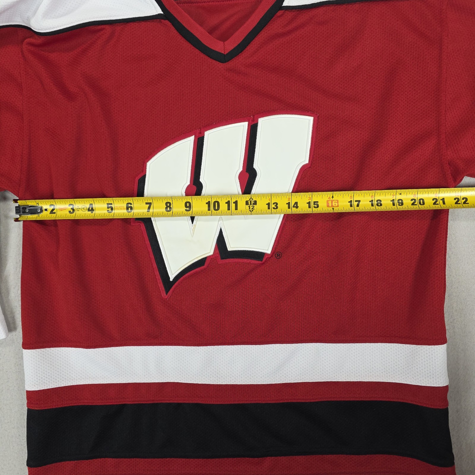 Vintage Wisconsin Badgers Ice Hockey Jersey Mens Medium NCAA 90s Big W Logo WIS