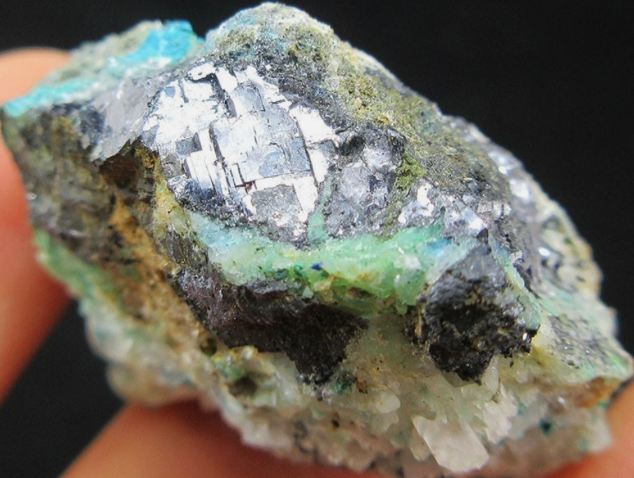Rare Blue Veszelyite and Hemimorphite with Quartz Crystal and Galena Yunnan