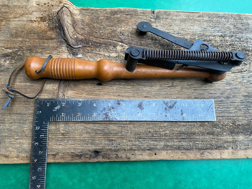 Vintage Automatic Hand Trap Clay Pigeon Thrower