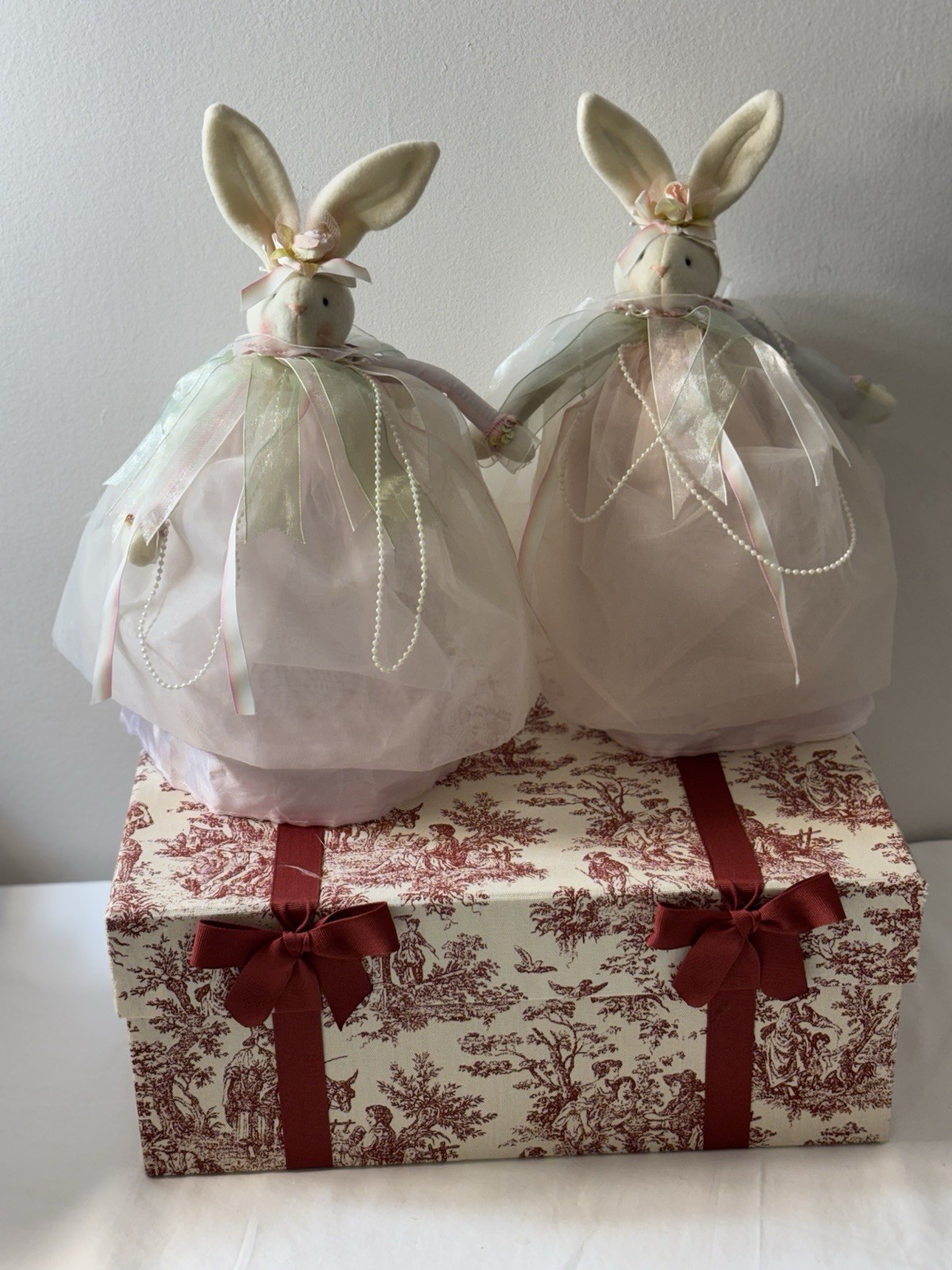 Decorative Rabbits Vintage 04