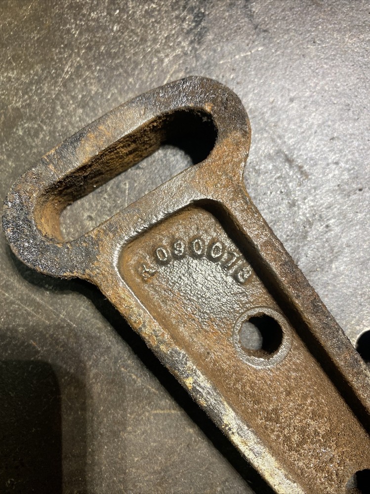 Mercruiser engine bracket
